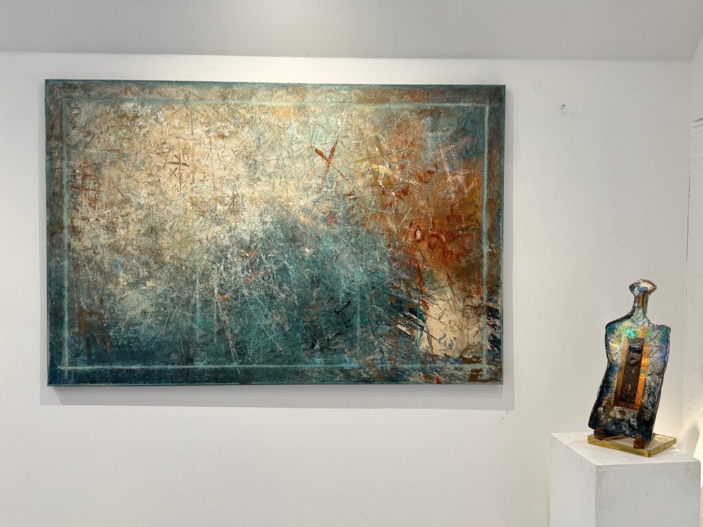 Count On Me with sculpture Capsole Blue